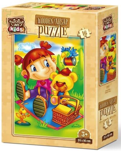 Дървен пъзел Art Puzzle от 16 части - Момиченце и меченце
