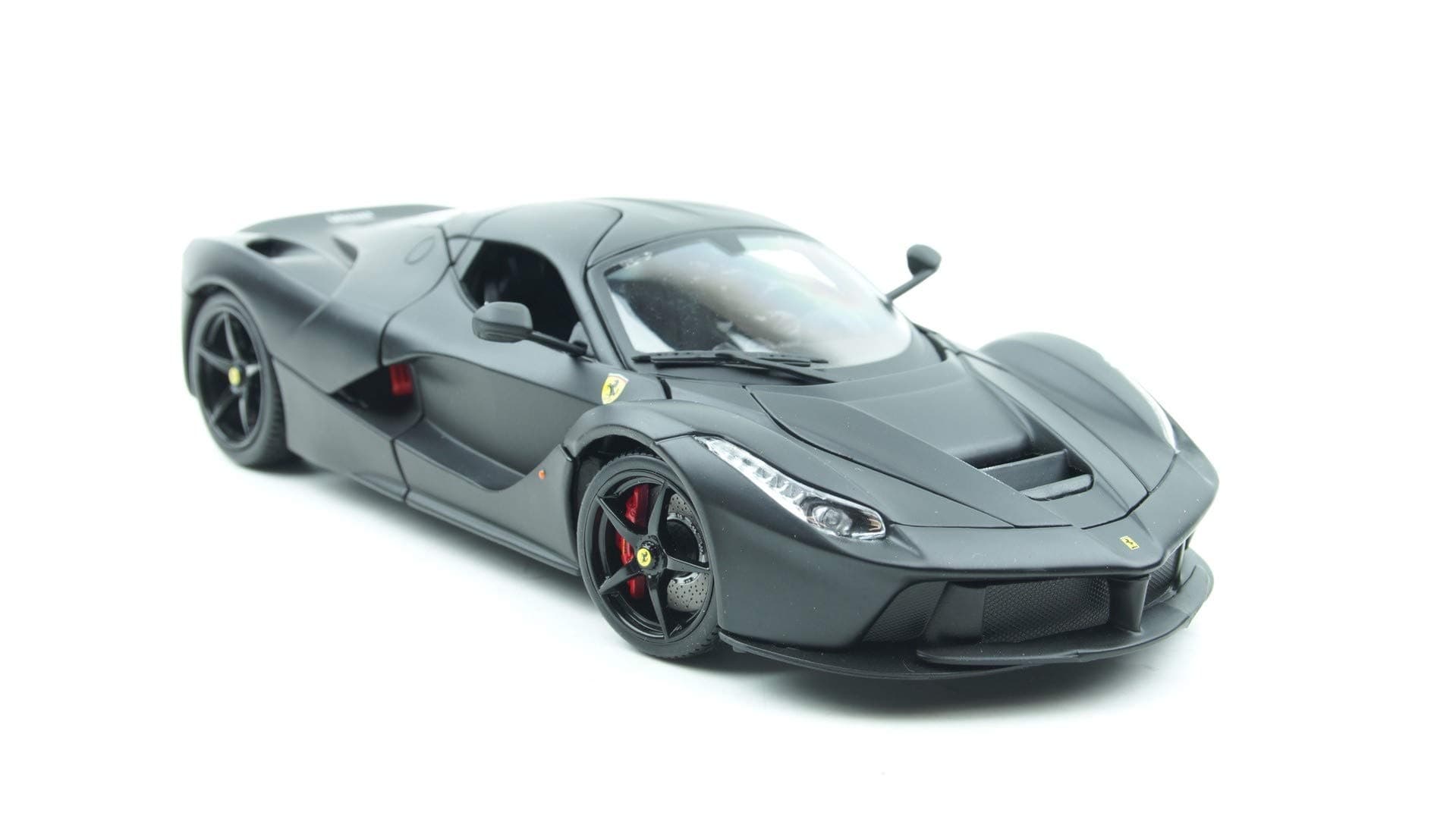 Bburago Ferrari - модел на кола 1:18 - LA Ferrari, асортимент