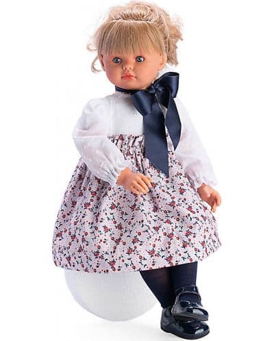 Кукла Asi Dolls - Пепа, с бяла бродирана риза и синя панделка, 57 cm